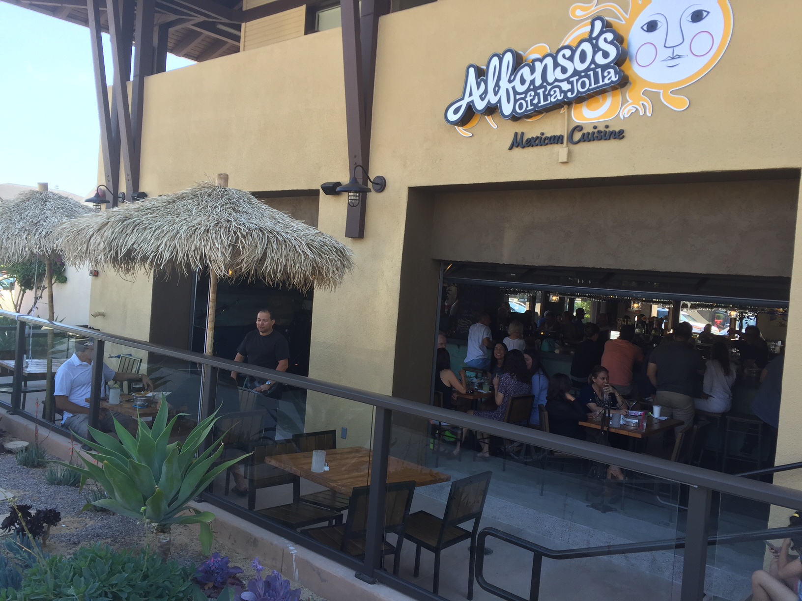 Alfonso S Of La Jolla Serves Mexican Food Solana Beach La Jolla Mexican Restaurant Food